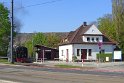 Haltepunkt Weißes Roß in Radebeul, vor der Kreuzung mit der Straßenbahn