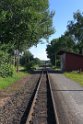 Die lange Gerade der Lößnitzgrundbahn zum Haltepunkt Berbisdorf