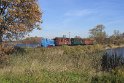 Traditionszug mit Diesellok V 10C auf dem Damm zwischen Dippelsdorfer Teich und Sonnenland
