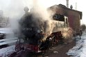 Aufwärmen vor dem Lokschuppen der Lößnitzgrundbahn im Bahnhof Radebeul-Ost