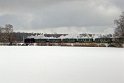 Die Lößnitzgrundbahn auf dem Damm zwischen Dippelsdorfer Teich und Sonnenland (2)